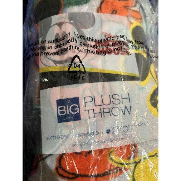 The Big One Disney Primary Colors MICKEY Oversized Plush 5x6' Throw Blanket - Picture 2 of 3